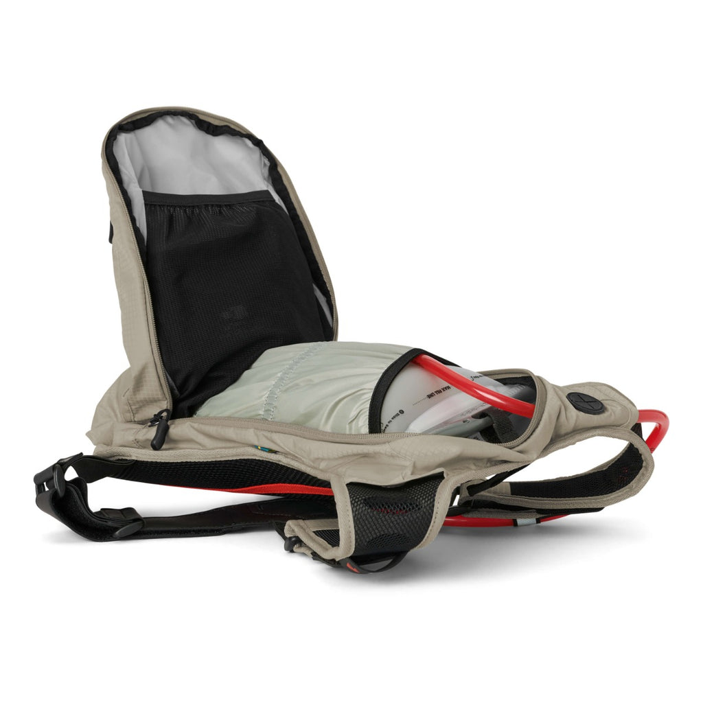 Outlander Moto 9L Hydration Pack - Sand - USWE 5209077021