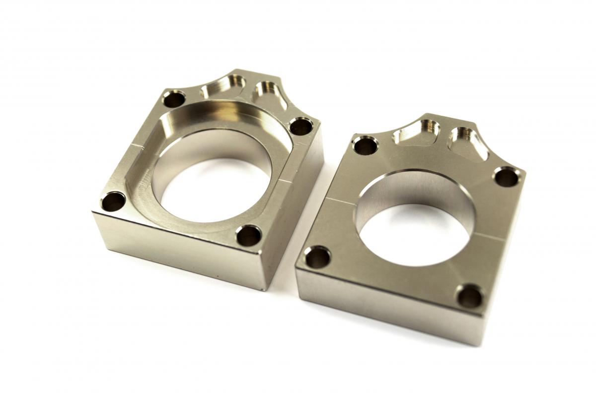 AXLE BLOCKS YZF TITANIUM