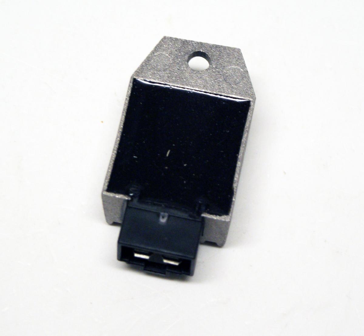 REGULATOR VOLTAGE 12V / 8A, 02010-0432800-31C21 / 2JA-81960-A0-00 1KH-81960-00-00