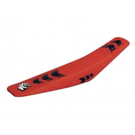 13-19 BETA 2/4ST TRACTION RED, SEAT COVER BLACKBIRD 1B06J/01