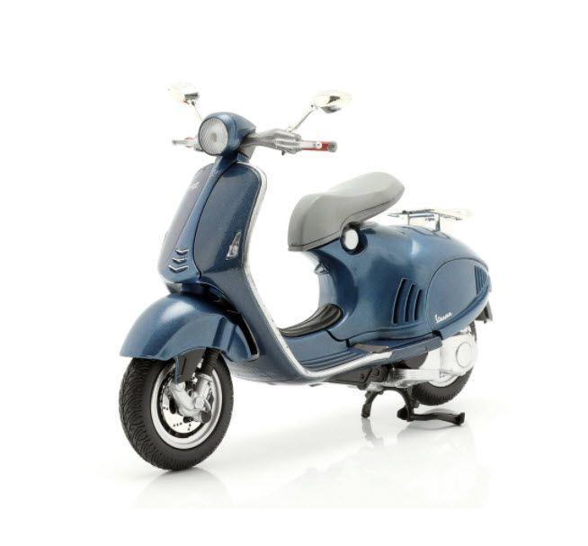 MODEL DIE CAST VESPA 946, BLUE SCALE 1:12, NEWRAY 57613B