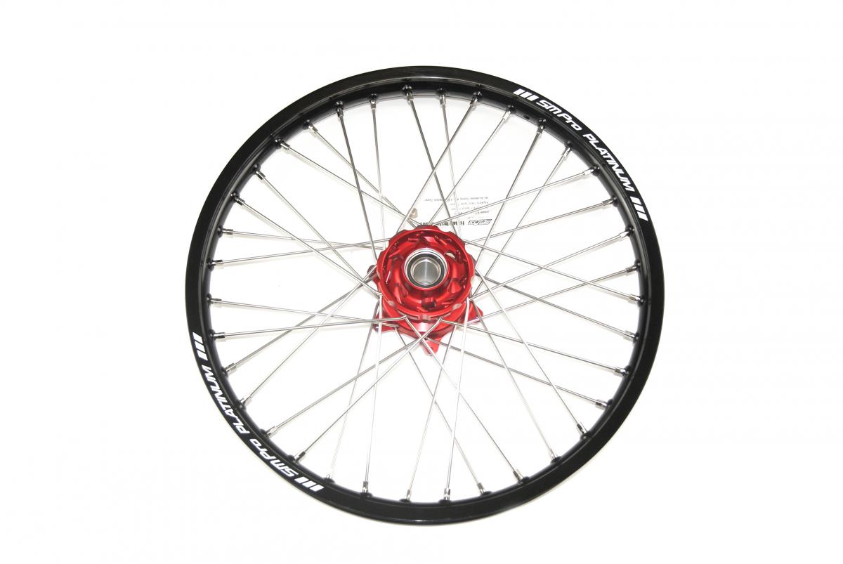 21x1.60 WHEEL GASGAS GLOSS BLACK/GLOSS RED, GLOSS BLACK RIM, GLOSS RED HUB, SILVER NIPPLES, SP157.03.80.01.99