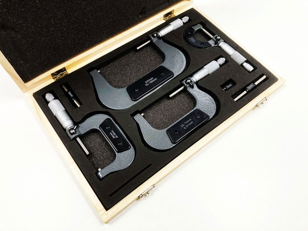 MICROMETER SET 4PC 0-100mm 0.01mm GRADUATIONS - TOOLZONE KDPMS057