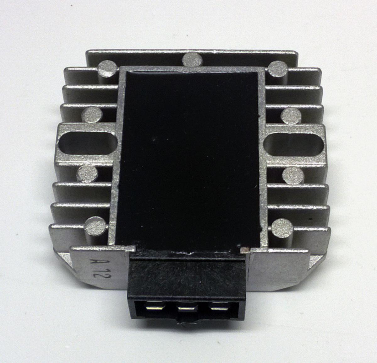 REGULATOR GPZ750 KAWASAKI, EX250, ZX600, VN70021066-1055 SH555-12 / 21066-1101 SH658-12, DZE2306 21066-1055