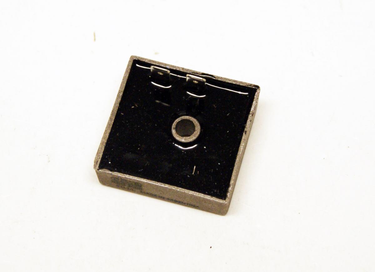 REGULATOR UNIVERSAL 2 WIRE 12v / 8A, DZE 02008-04