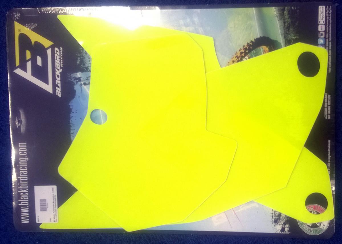 09-12 HUS.FS BACKGROUND, FLUORESCENT YELLOW/GREEN