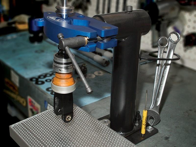PIVOT SUSPENSION VISE MOTION PRO 08-0628