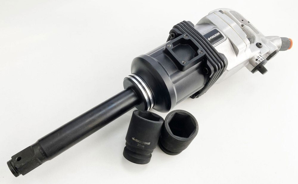AIR IMPACT WRENCH 1 DRIVE 2200nm WITH 38mm AND 41mm SOCKETS AIR INLET 1/2 - TOOLZONE KDPAT071