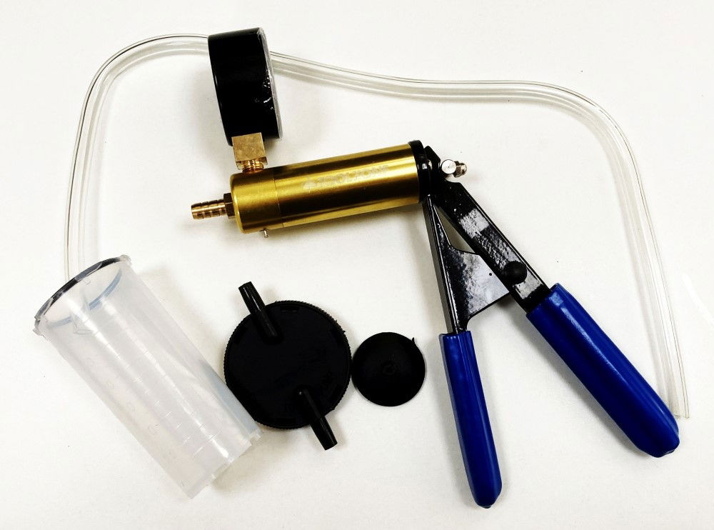 HAND HELD VACUUM PUMP SET 16pc WITH PRESSURE GAUGE 0-30inhg 0-760mmhg - TOOLZONE KDPAU010
