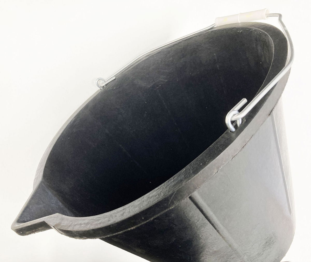 RUBBER BUCKET 14 litre METAL HANDLE 29cm x 39cm x 32cm - TOOLZONE KDPGD310