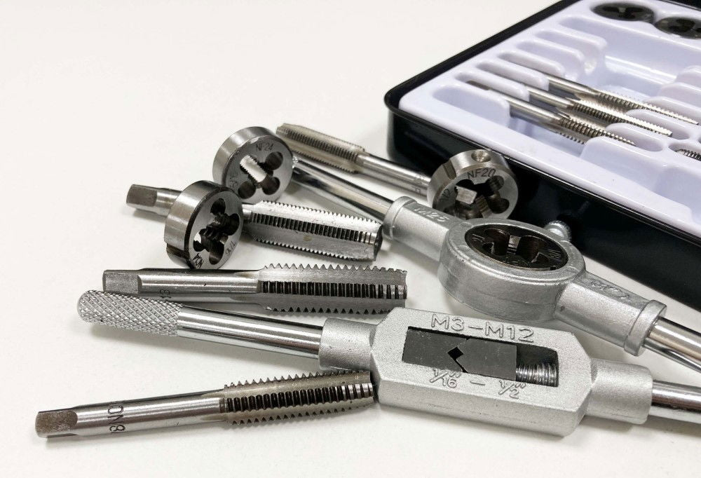 TAP AND DIE SET UNF/UNC 24 PIECE ALLOY STEEL WITH WRENCHES - TOOLZONE KDPTP103