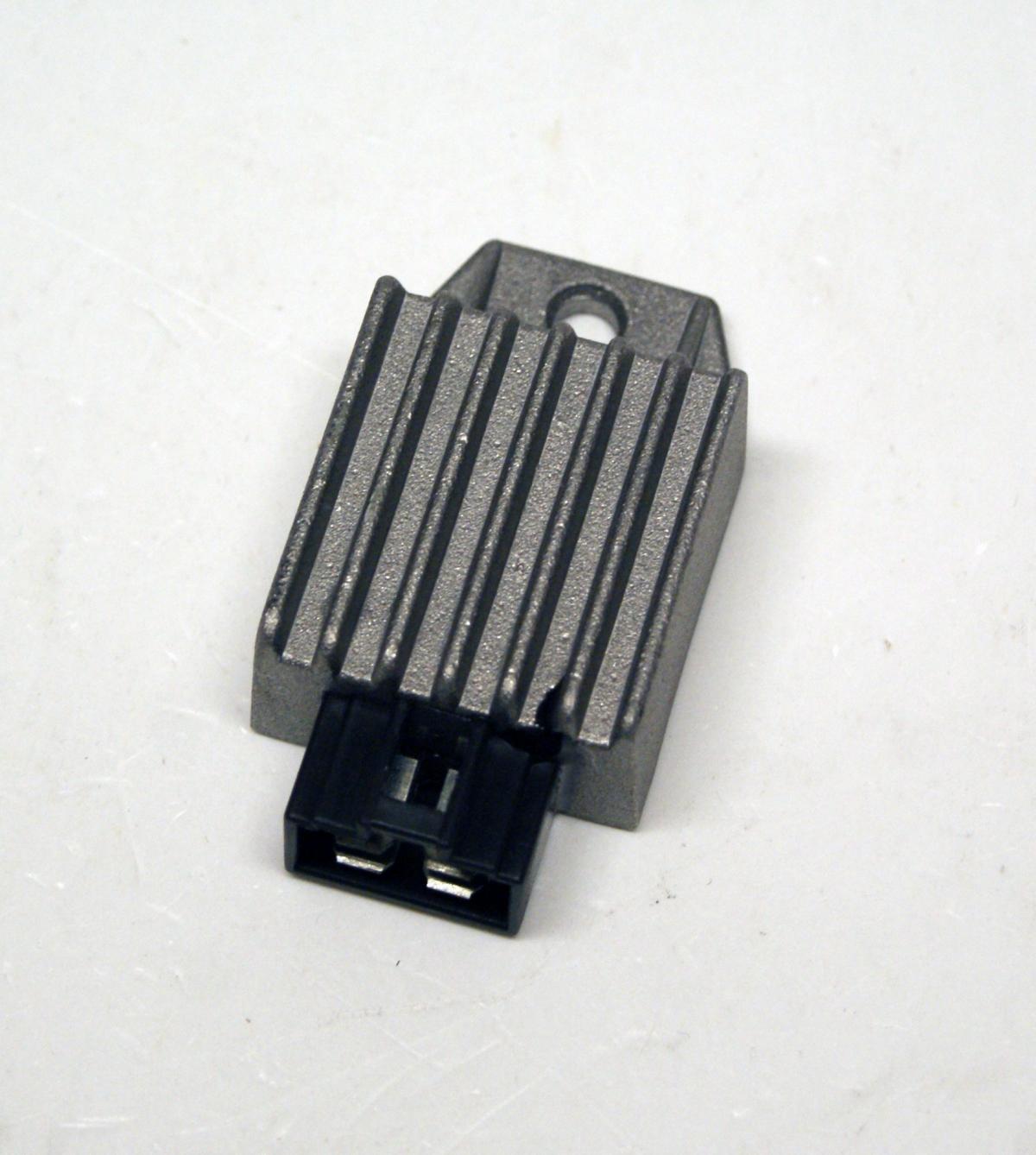 REGULATOR VOLTAGE 12V / 8A, 02010-0432800-31C21 / 2JA-81960-A0-00 1KH-81960-00-00