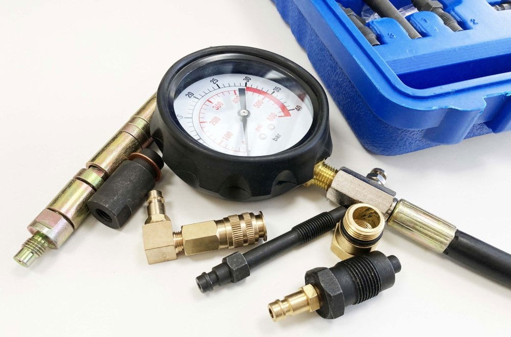MASTER COMPRESSION TEST KIT FOR PETROL AND DIESEL ENGINES 64mm GAUGE - TOOLZONE KDPAU036