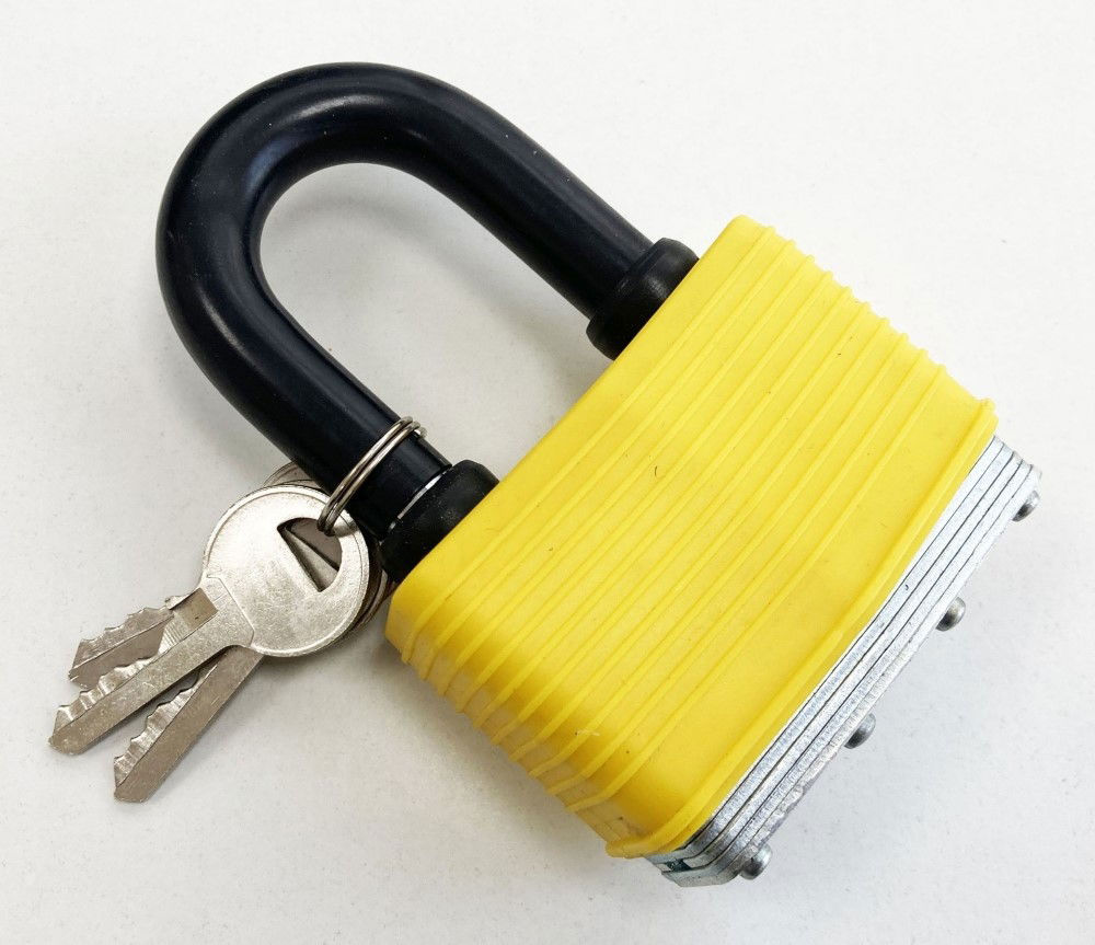 PADLOCK LAMINATED WEATHERPROOF 65mm SHACKLE 8mm WITH 3 KEYS - TOOLZONE KDPLK007