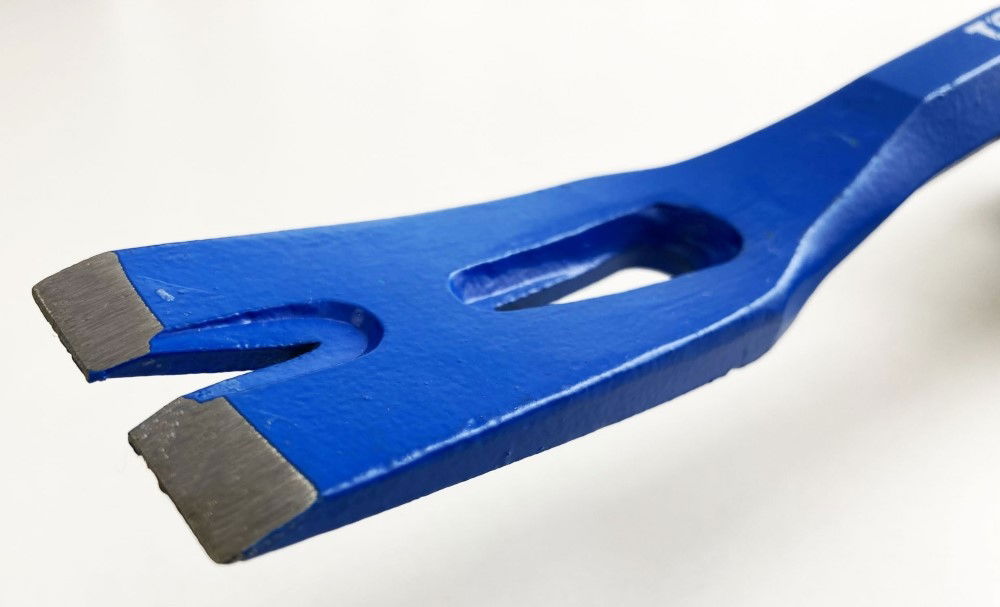 WRECKING BAR EXTRA HEAVY DUTY 18 x 18mm WITH NAIL PULLER SLOT - TOOLZONE KDPPN168