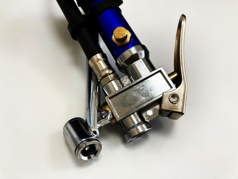 TYRE INFLATOR WITH CHUCK HOSE 220psi 1/4 AIR INLET 310mm HOSE - TOOLZONE KDPAU361