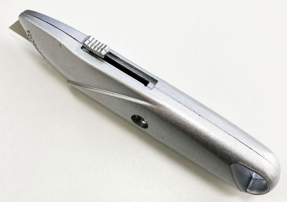UTILITY KNIFE RETRACTABLE METAL BODY WITH 3 BLADES - TOOLZONE KDPKN016