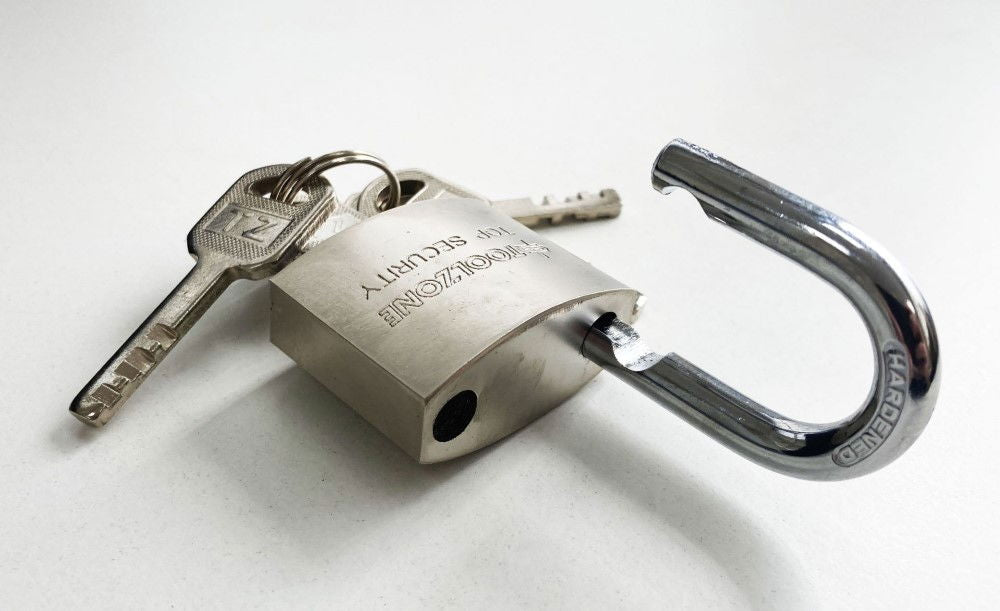 PADLOCK SECURITY 40mm SOLID STEEL WITH 4 KEYS - TOOLZONE KDPLK025