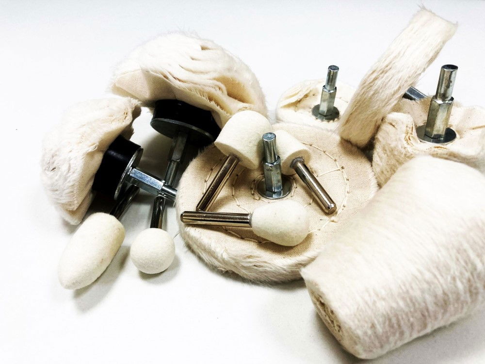 POLISHING KIT 18PC WITH 6 COMPOUNDS FELT BOBS BUFFS AND WHEELS - TOOLZONE KDPPW163