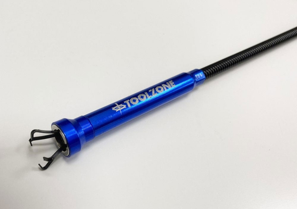 FLEXIBLE MAGNETIC PICK UP TOOL 3 IN 1 620mm WITH LED LIGHT AND CLAW - TOOLZONE KDPTO189