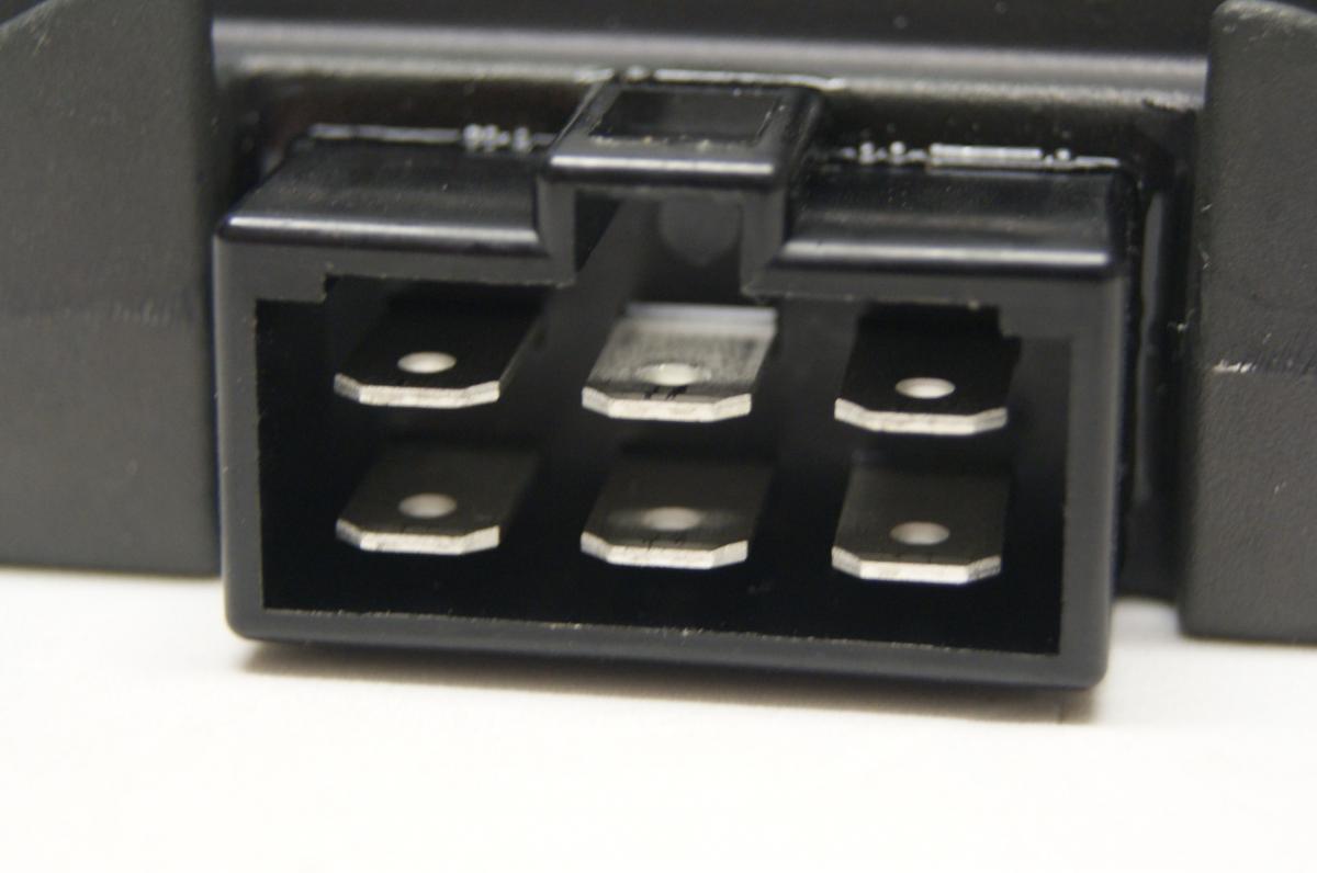 REGULATOR KAWASAKI 21066-1089, K&L 20-5333 MADE IN JAPAN