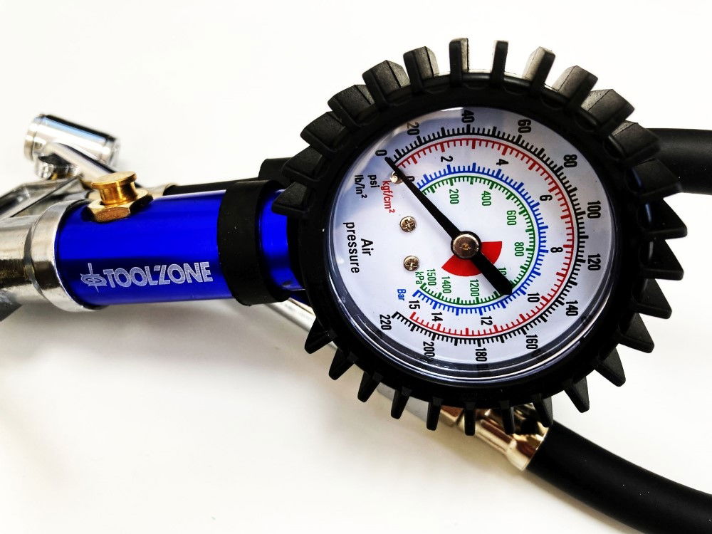 TYRE INFLATOR WITH CHUCK HOSE 220psi 1/4 AIR INLET 310mm HOSE - TOOLZONE KDPAU361