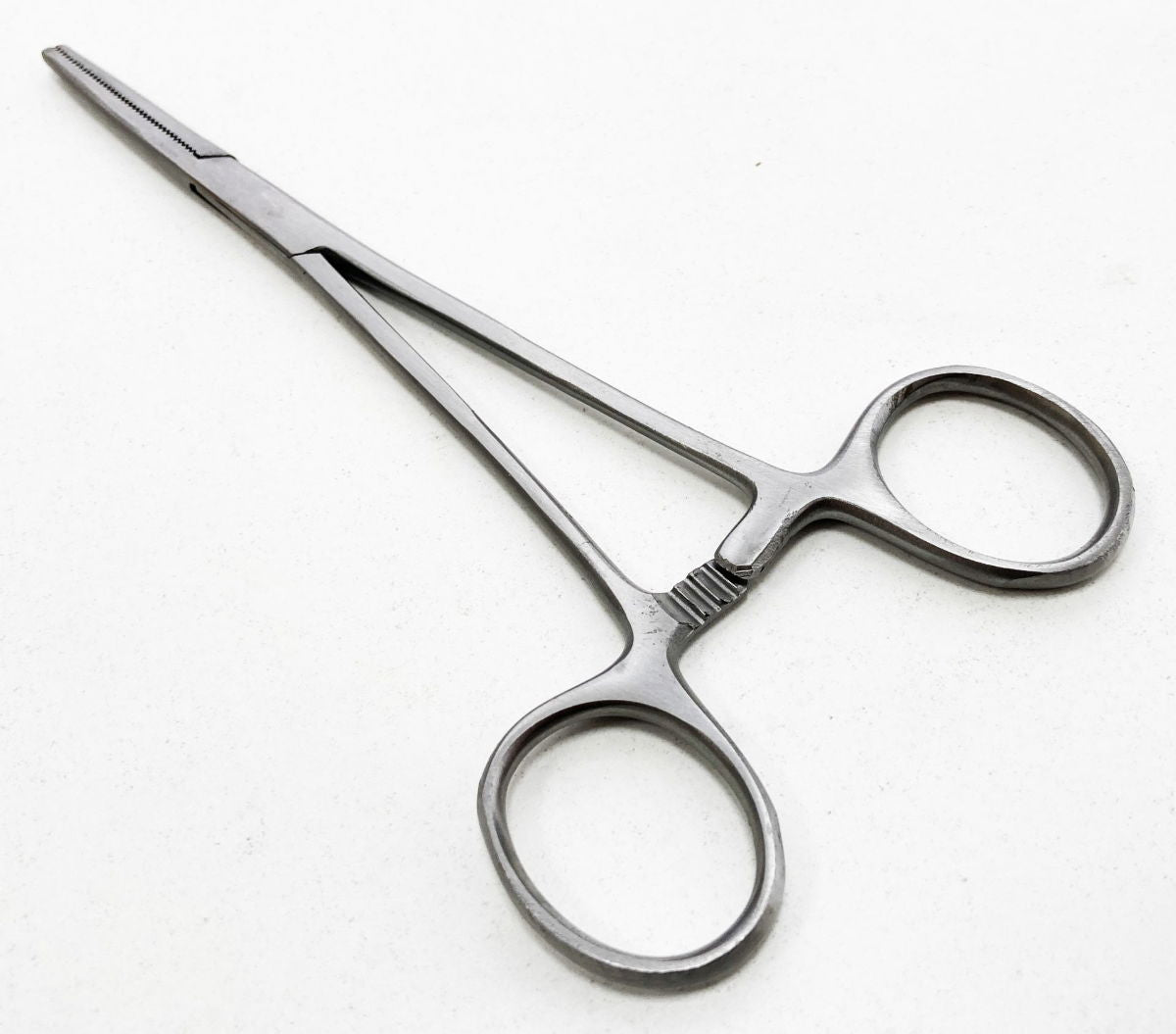 STRAIGHT FORCEPS 150mm STAINLESS STEEL LOCKING SERRATED JAW - TOOLZONE KDPHB218