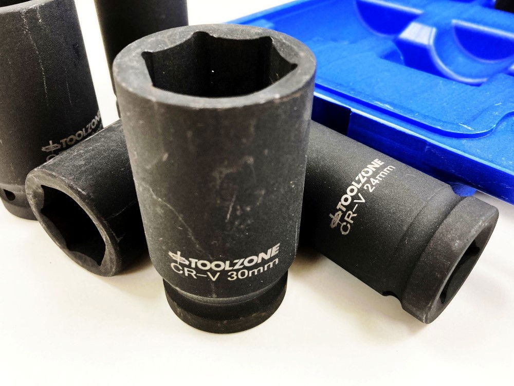 IMPACT SOCKET SET DEEP 3/4 DRIVE 12 PIECES 24mm-41mm CRV 80mm BLACK FINISH - TOOLZONE KDPSS235