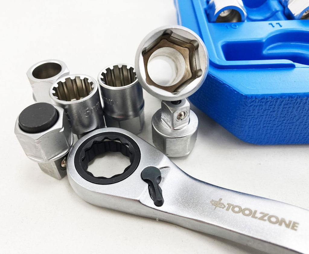 GO THROUGH SOCKET SET 17 PIECES 3/8 AND 1/2 DRIVE 10mm-24mm IN CASE - TOOLZONE KDPSS262