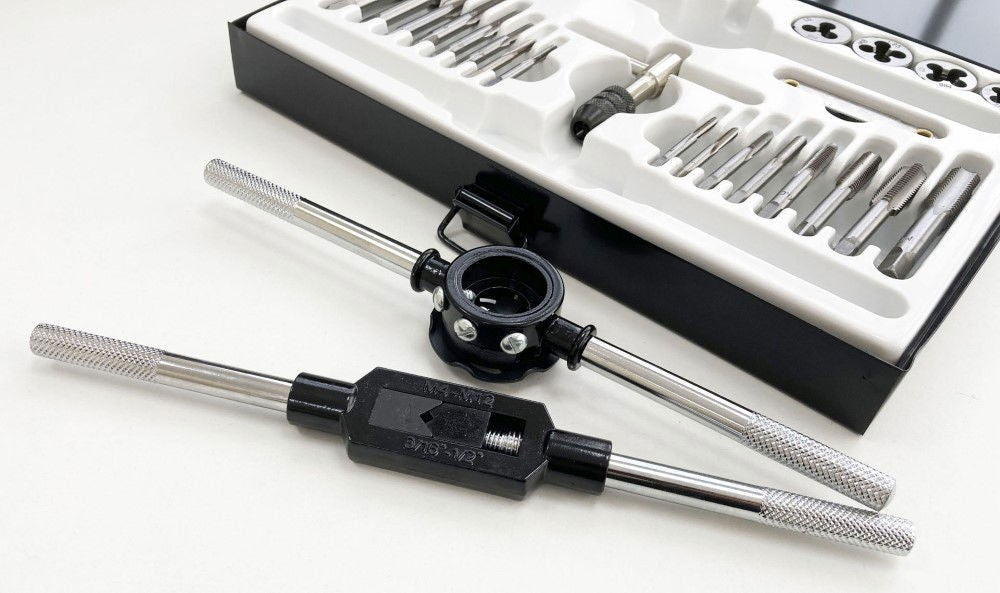 TAP AND DIE SET METRIC 28 PIECE ALLOY STEEL WITH WRENCHES - TOOLZONE KDPTP099