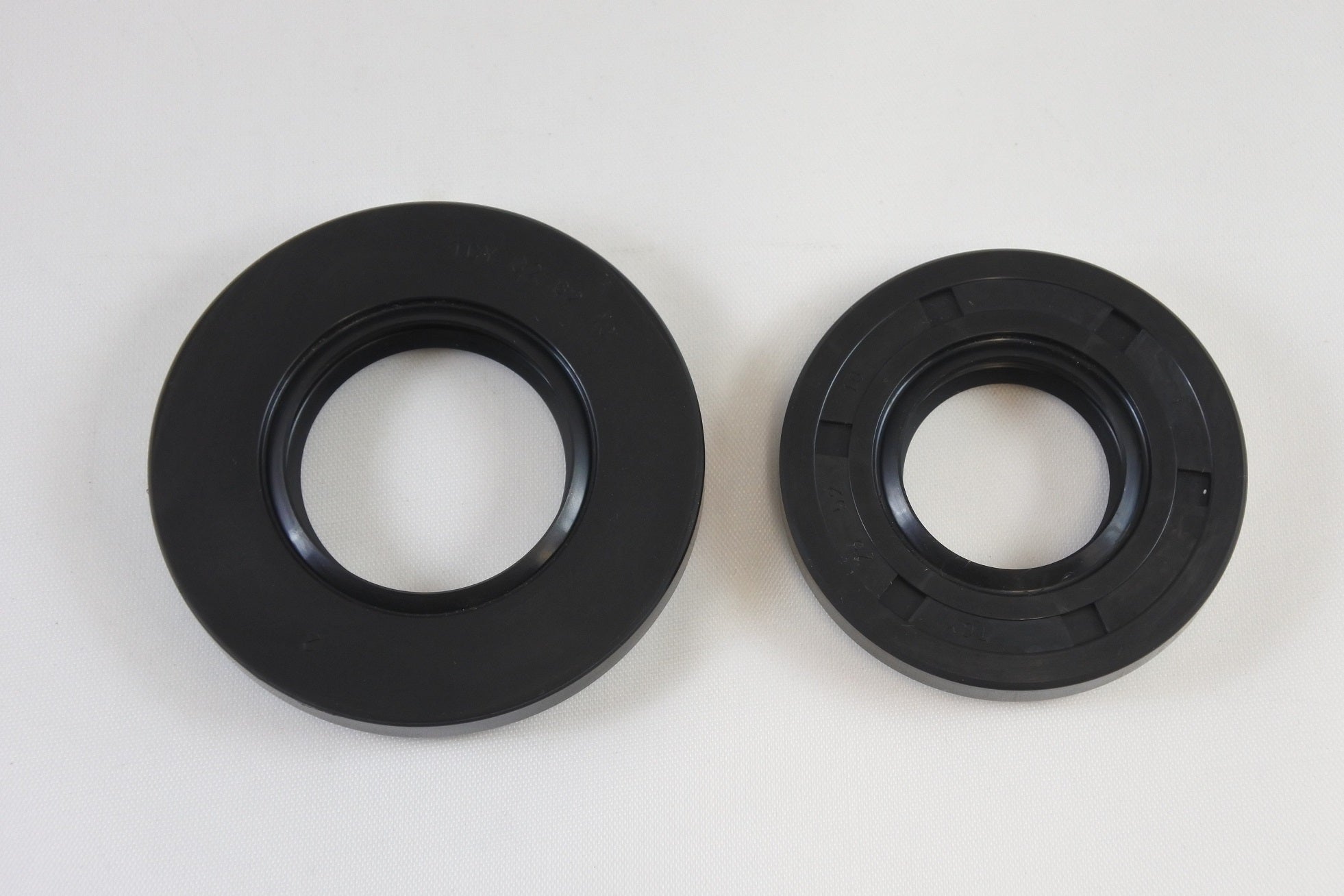 MAIN BEARING SEAL KIT 69-76 KAWASAKI H1 KH 500 SEALS ONLY VINTCO KMB012