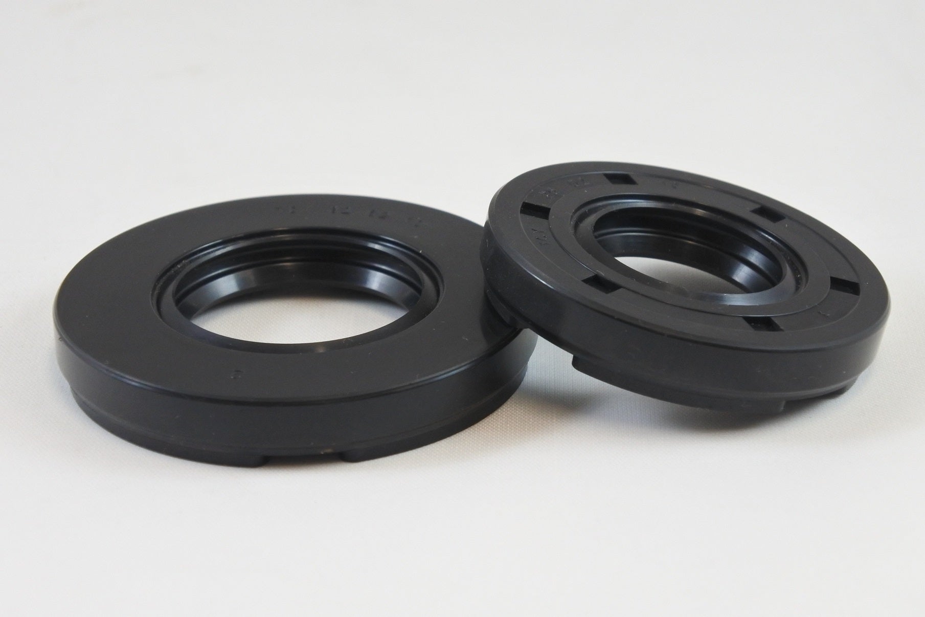 MAIN BEARING SEAL KIT 69-76 KAWASAKI H1 KH 500 SEALS ONLY VINTCO KMB012