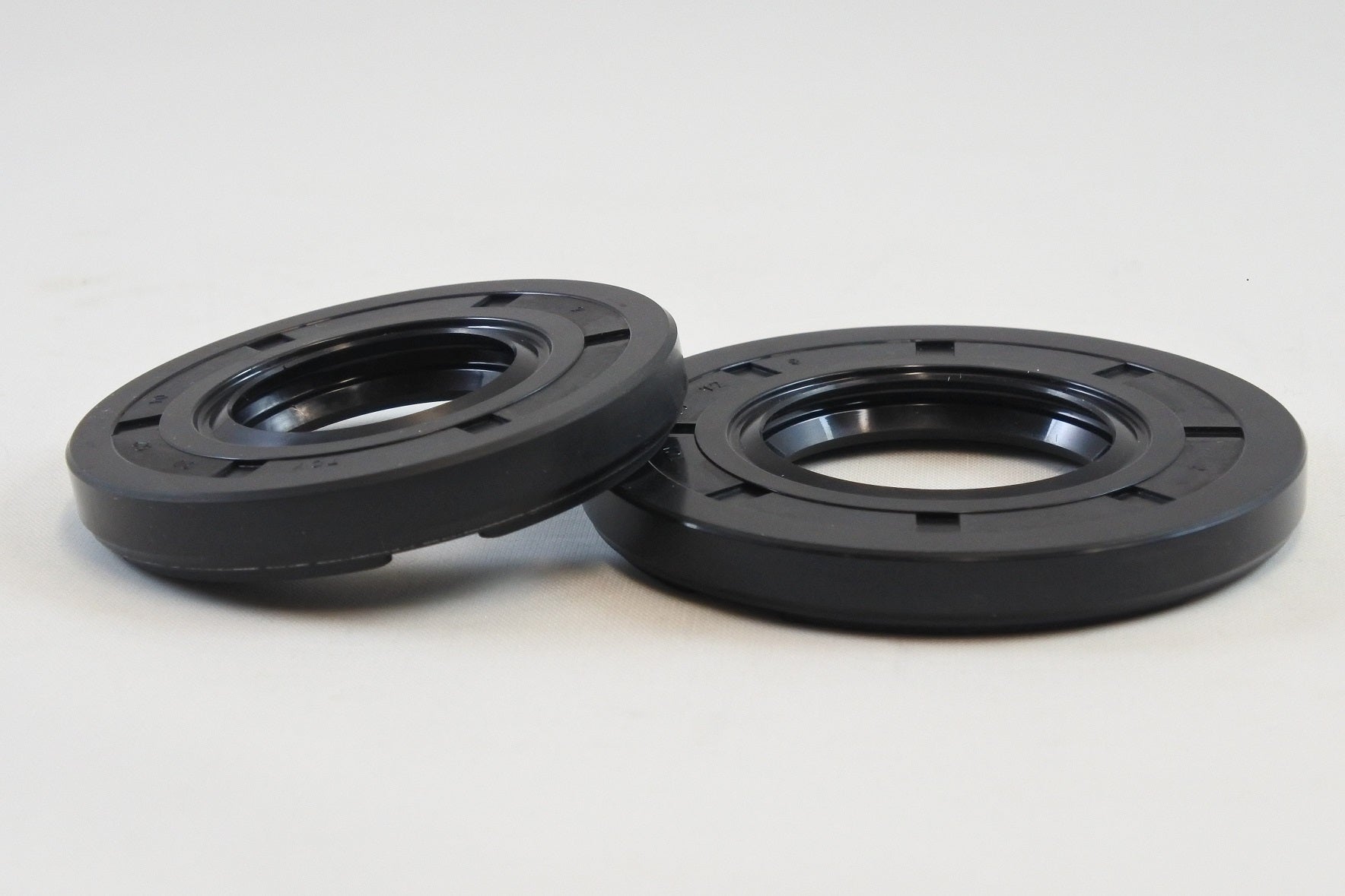 MAIN SEAL KIT 72-75 KAWASAKI H2 750 SEALS ONLY VINTCO KMB013