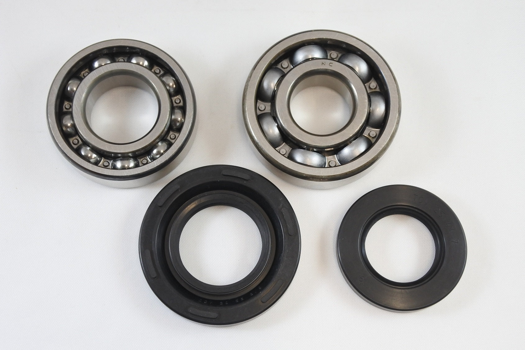 MAIN BEARING AND SEAL KIT 76-79 SUZUKI RM PE 100 125 175 VINTCO KMB015