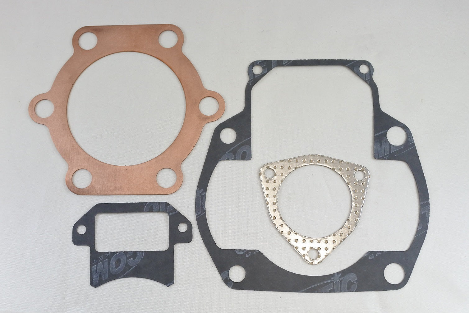 TOP END GASKET KIT 79-79 SUZUKI RM 400 BORES 80mm-81mm VINTCO KTE028