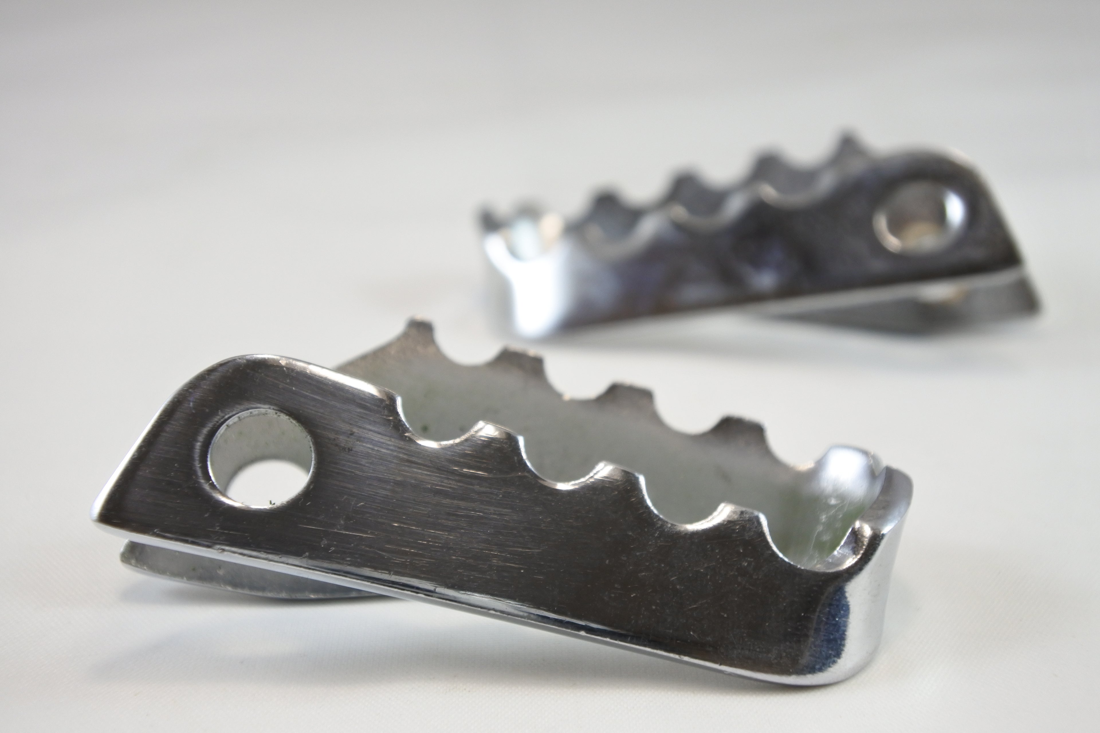 FOOT PEG SET 74-78 OSSA PHANTOM MAR SUPER PIONEER EXPLORER ISDT VINTCO OW-123-400